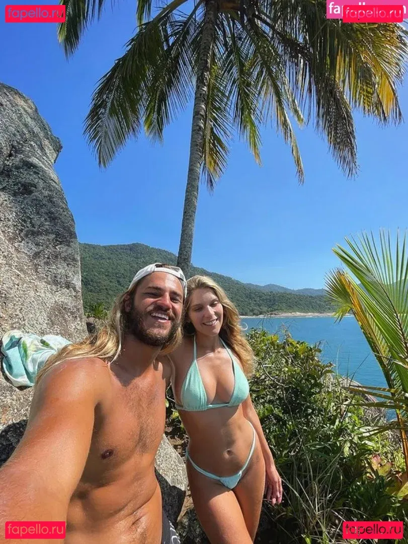 Isabella Santoni Onlyfans Photo Gallery 