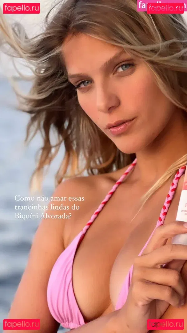 Isabella Santoni Onlyfans Photo Gallery 