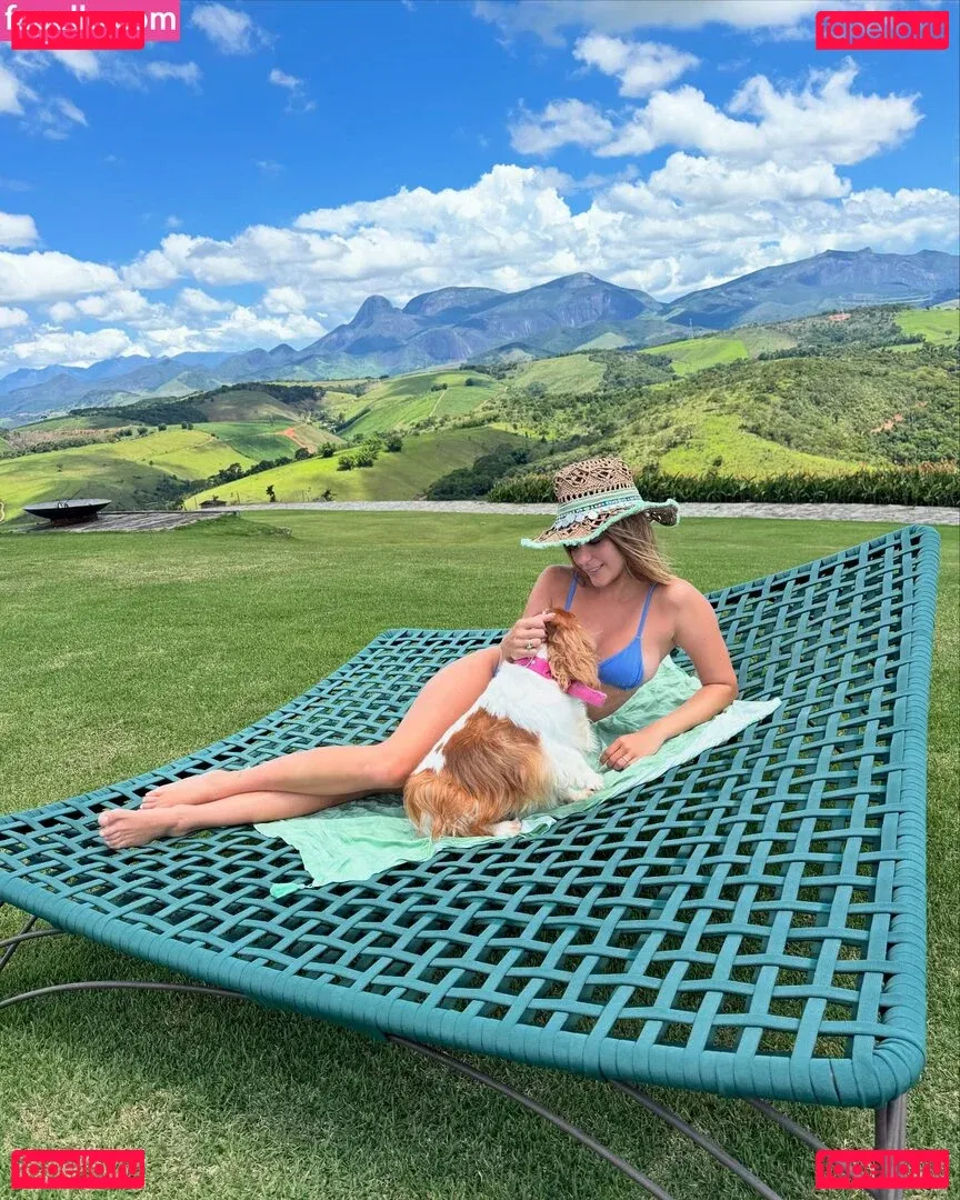 Isabella Santoni Onlyfans Photo Gallery 