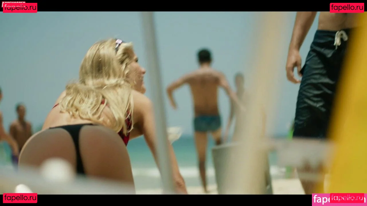 Isabella Santoni Onlyfans Photo Gallery 