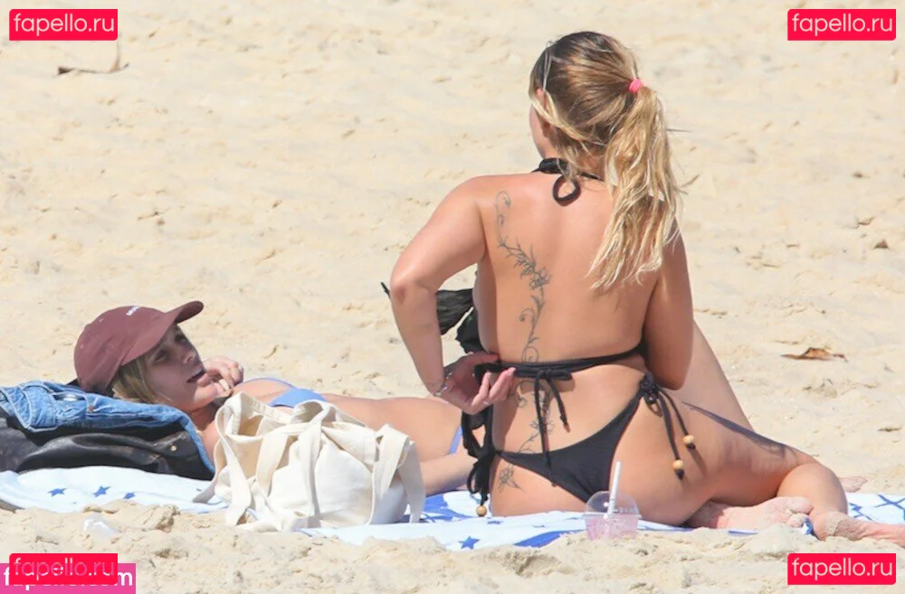 Isabella Santoni Onlyfans Photo Gallery 