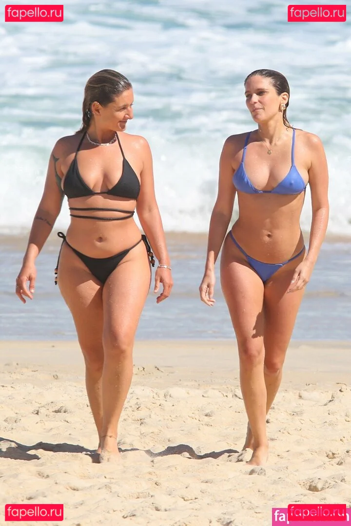 Isabella Santoni Onlyfans Photo Gallery 