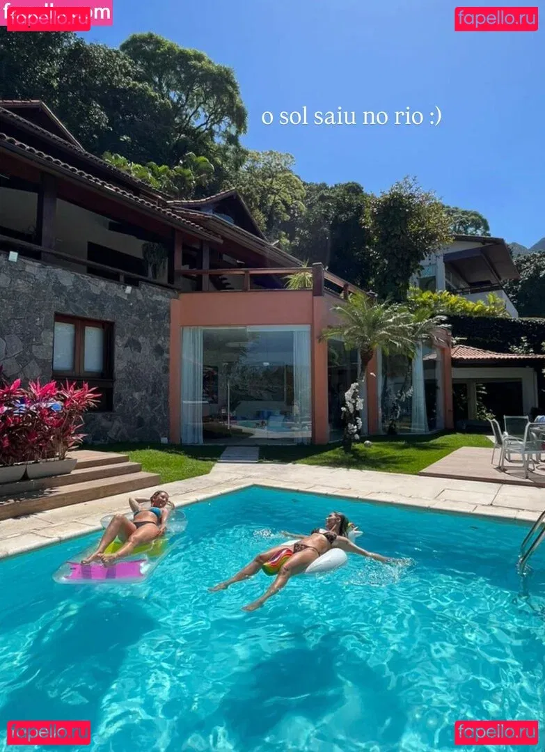 Isabella Santoni Onlyfans Photo Gallery 