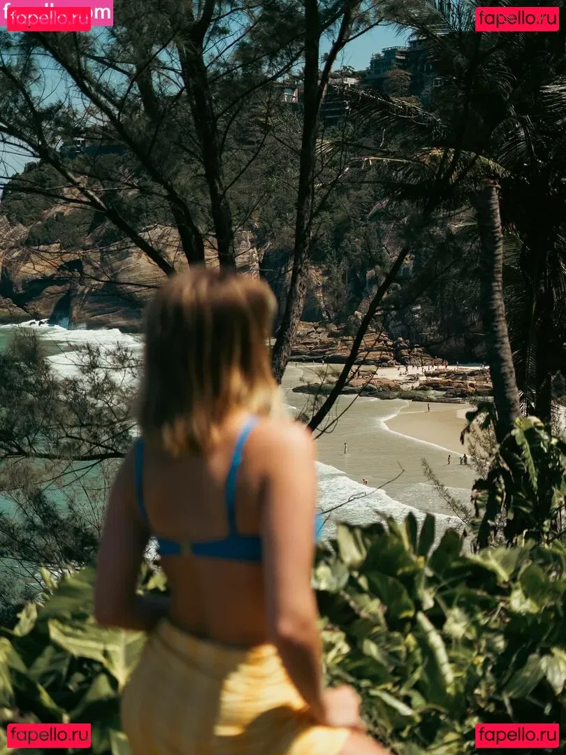 Isabella Santoni Onlyfans Photo Gallery 