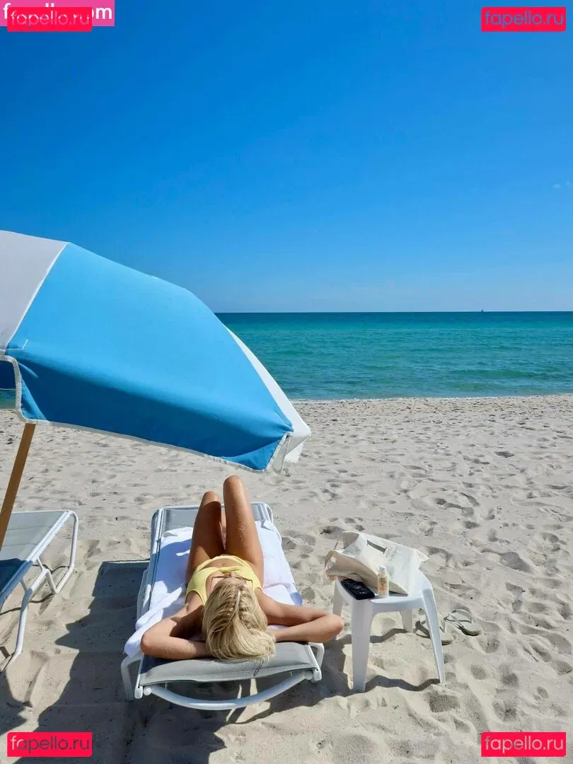 Isabella Santoni Onlyfans Photo Gallery 