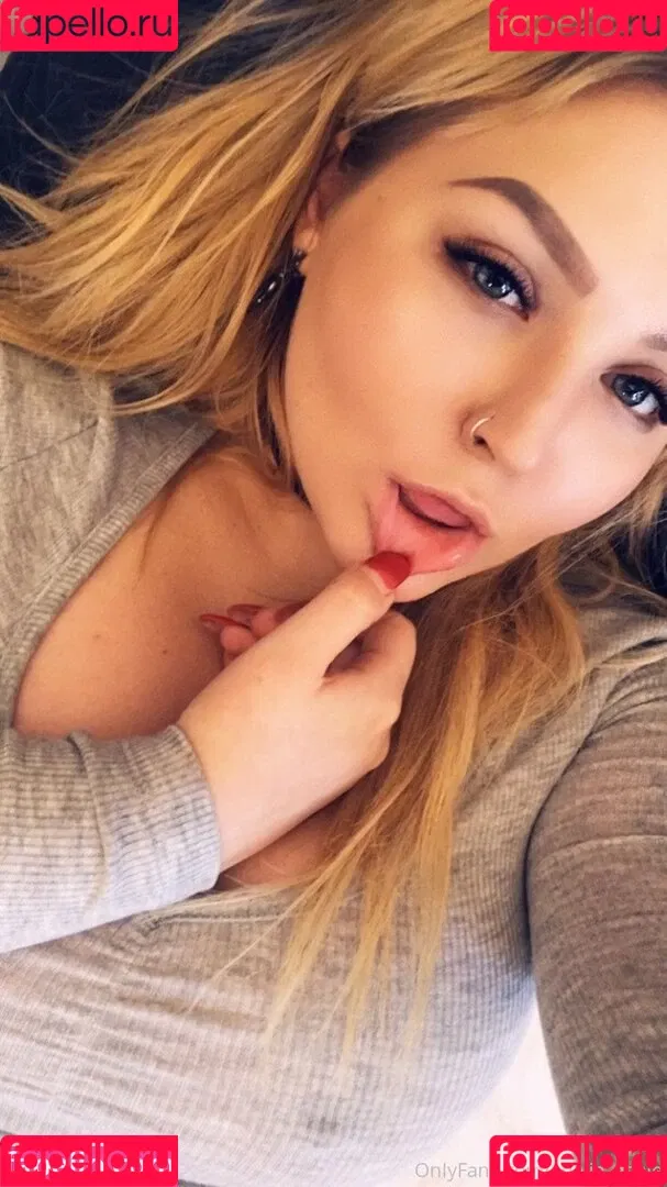 adelia_adele Onlyfans Photo Gallery 