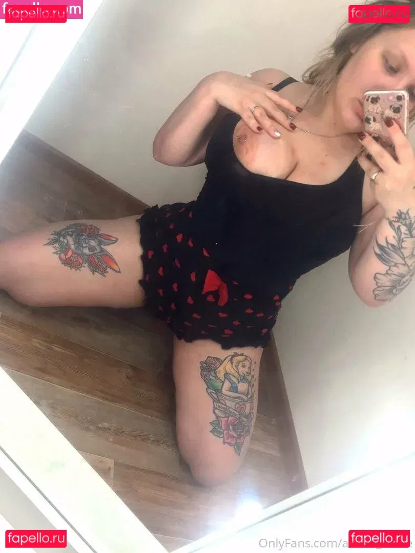 adelia_adele Onlyfans Photo Gallery 