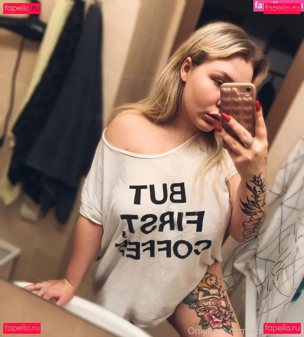 adelia_adele Onlyfans Photo Gallery 