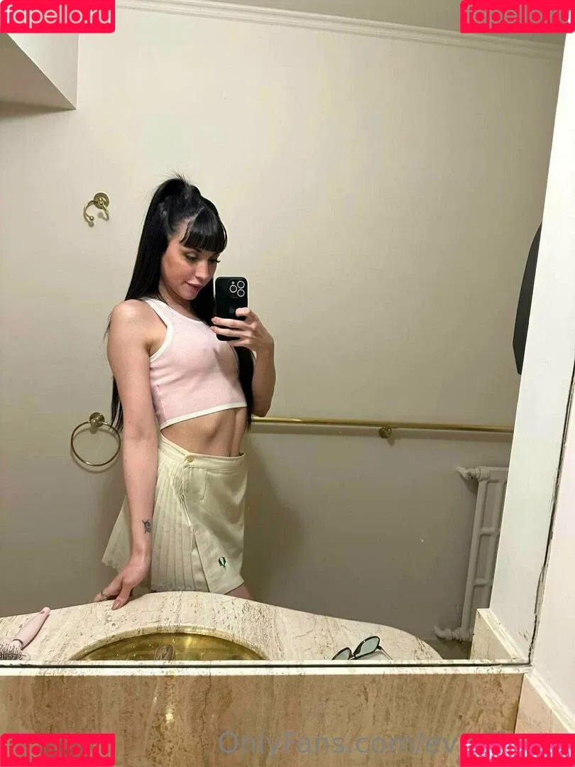 eva.lika.ts Onlyfans Photo Gallery 