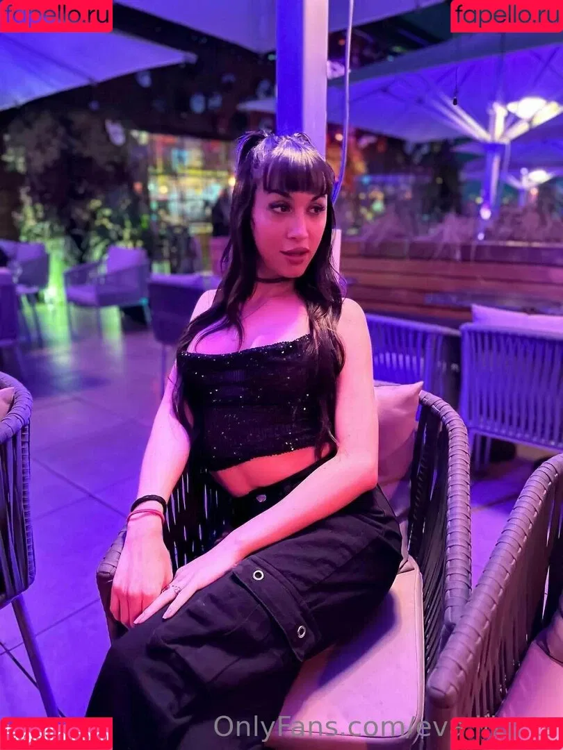 eva.lika.ts Onlyfans Photo Gallery 