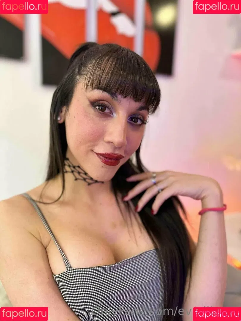 eva.lika.ts Onlyfans Photo Gallery 