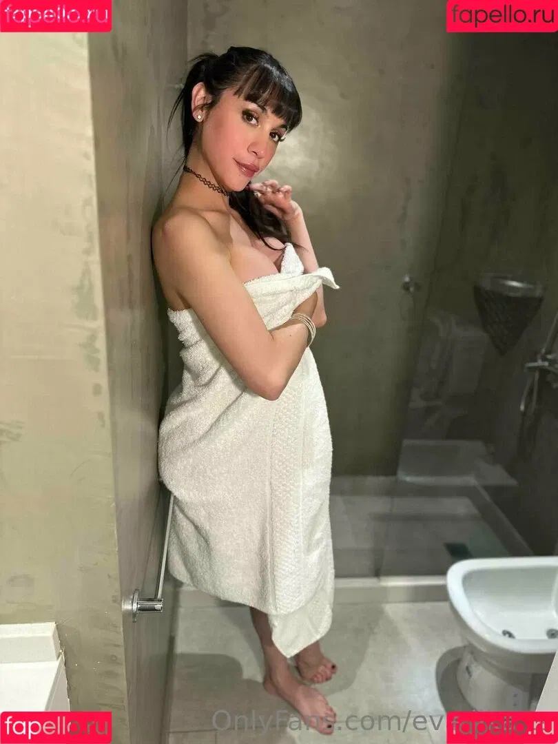 eva.lika.ts Onlyfans Photo Gallery 