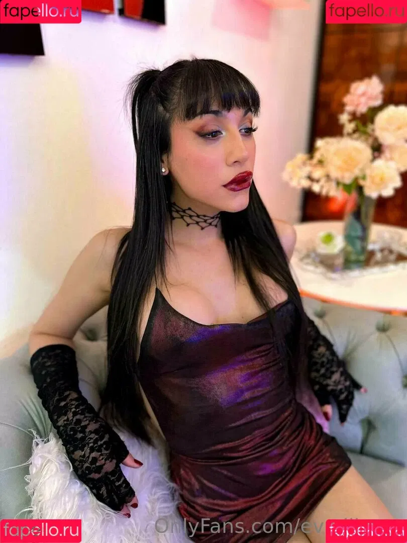 eva.lika.ts Onlyfans Photo Gallery 