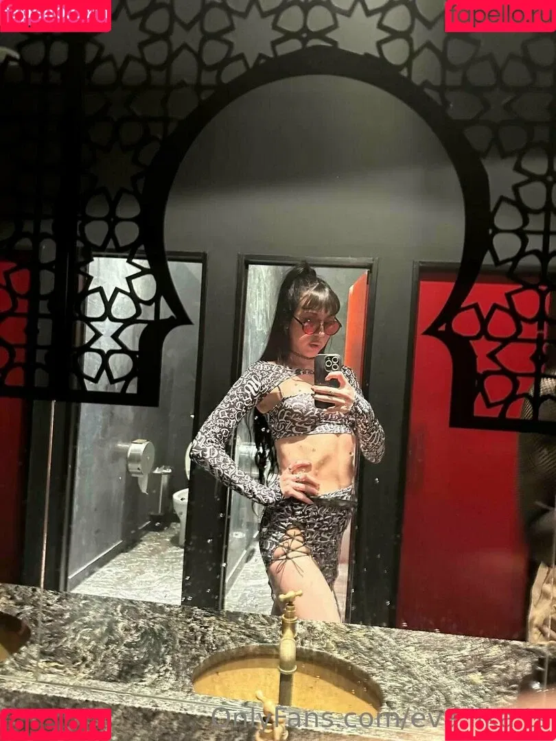 eva.lika.ts Onlyfans Photo Gallery 