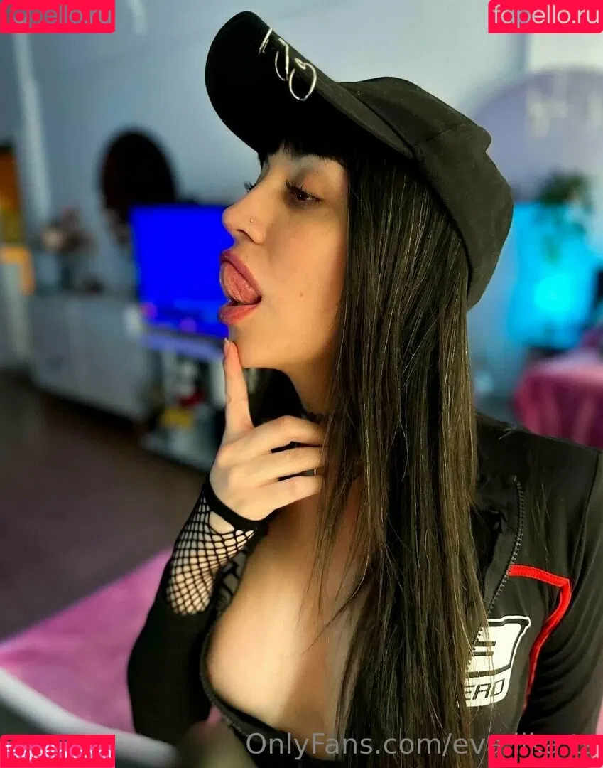 eva.lika.ts Onlyfans Photo Gallery 