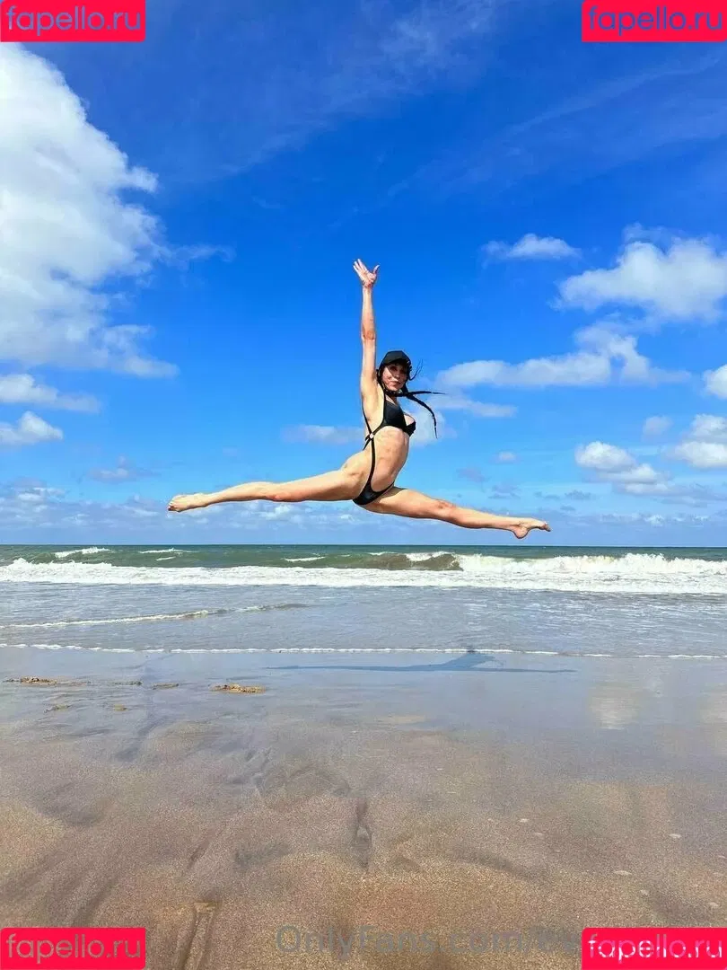 eva.lika.ts Onlyfans Photo Gallery 