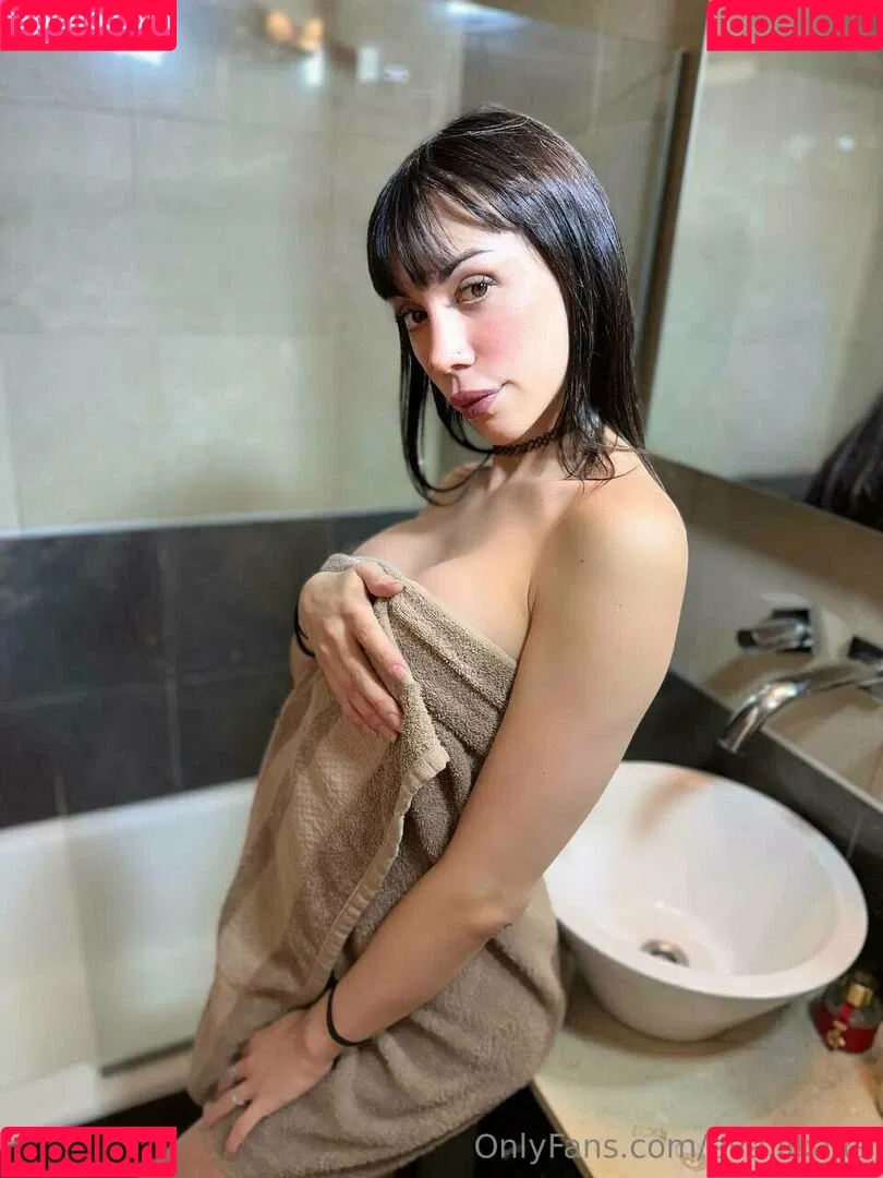 eva.lika.ts Onlyfans Photo Gallery 