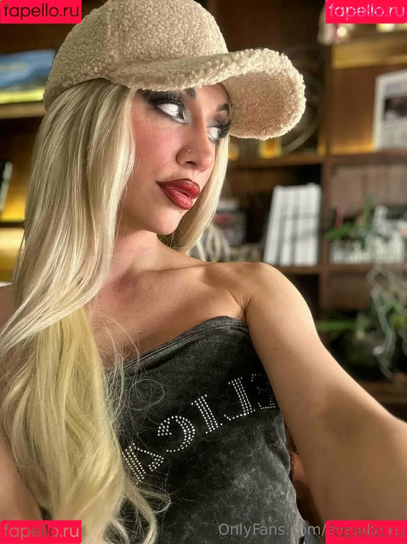 eva.lika.ts Onlyfans Photo Gallery 