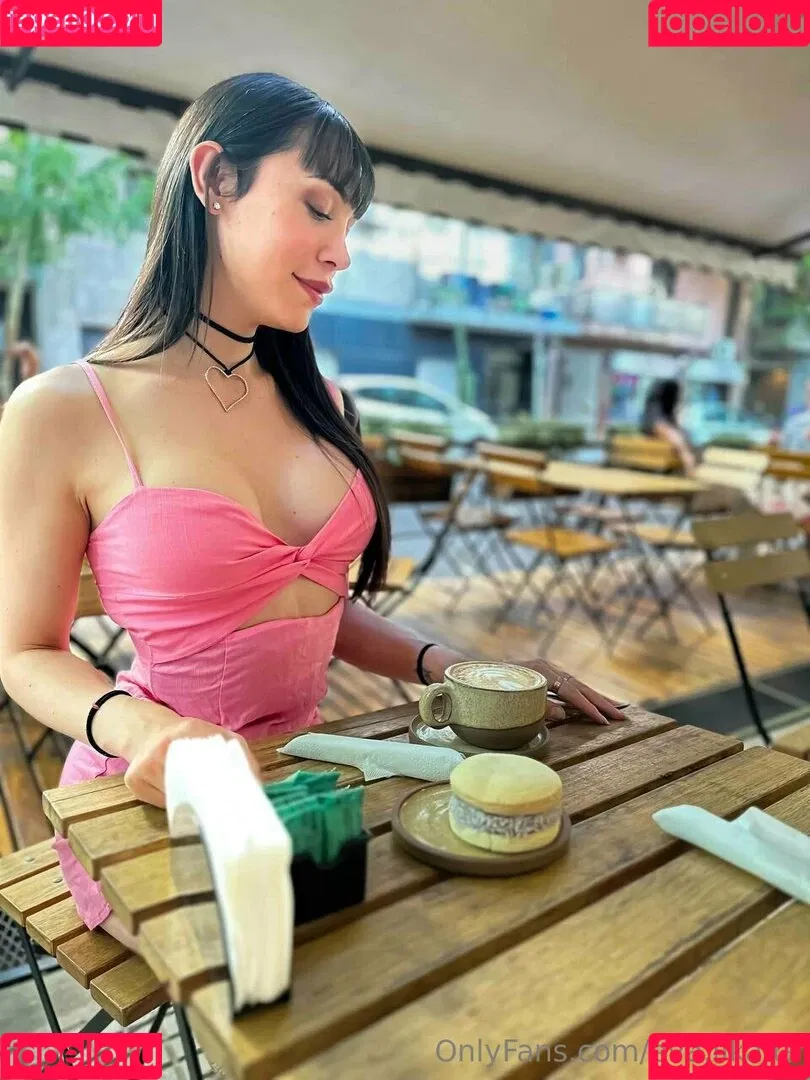eva.lika.ts Onlyfans Photo Gallery 