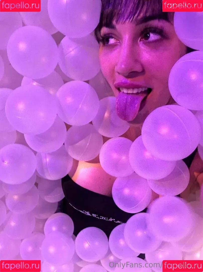 eva.lika.ts Onlyfans Photo Gallery 