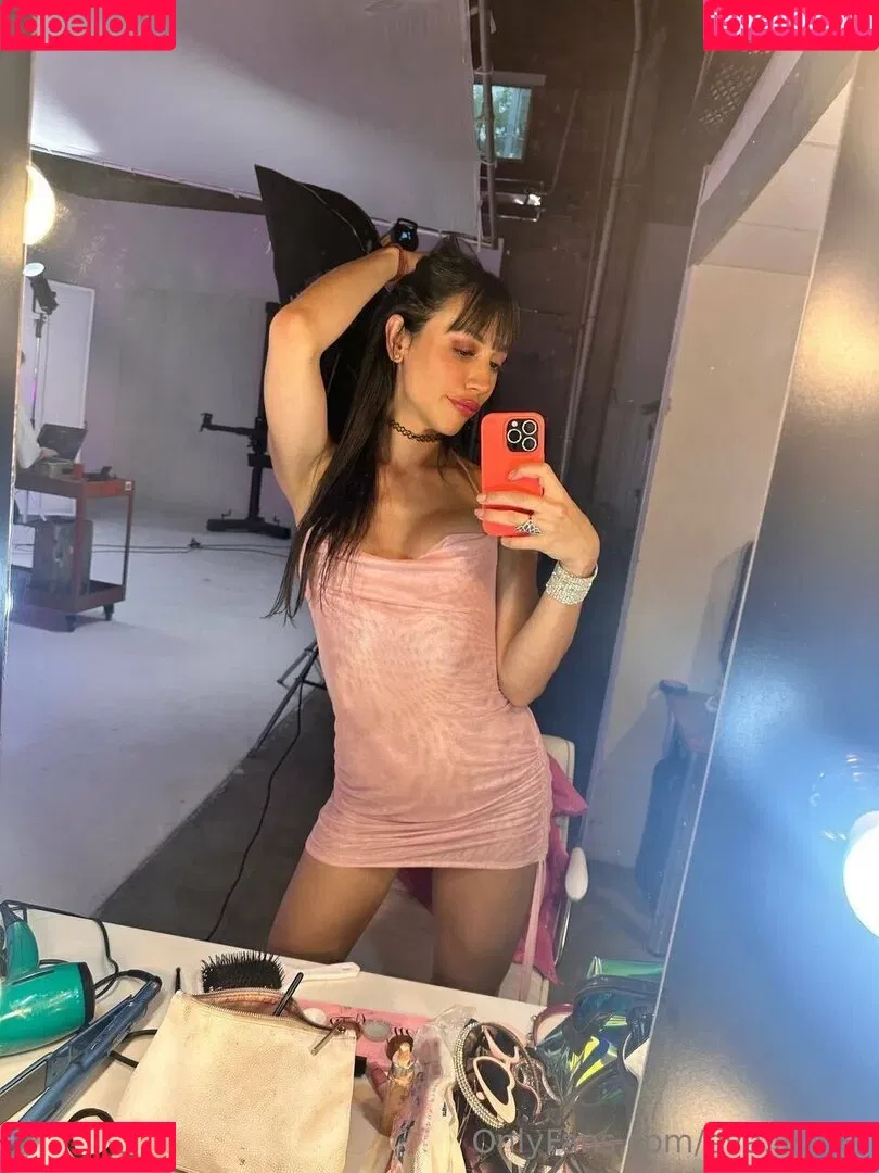 eva.lika.ts Onlyfans Photo Gallery 