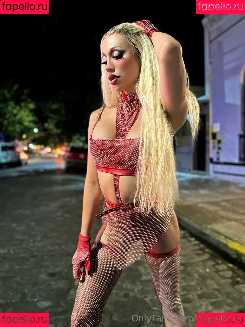 eva.lika.ts Onlyfans Photo Gallery 