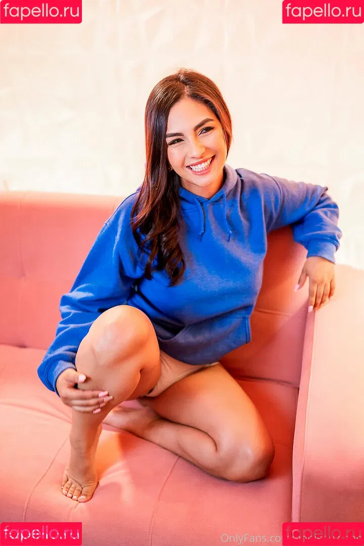 annieguzman Onlyfans Photo Gallery 