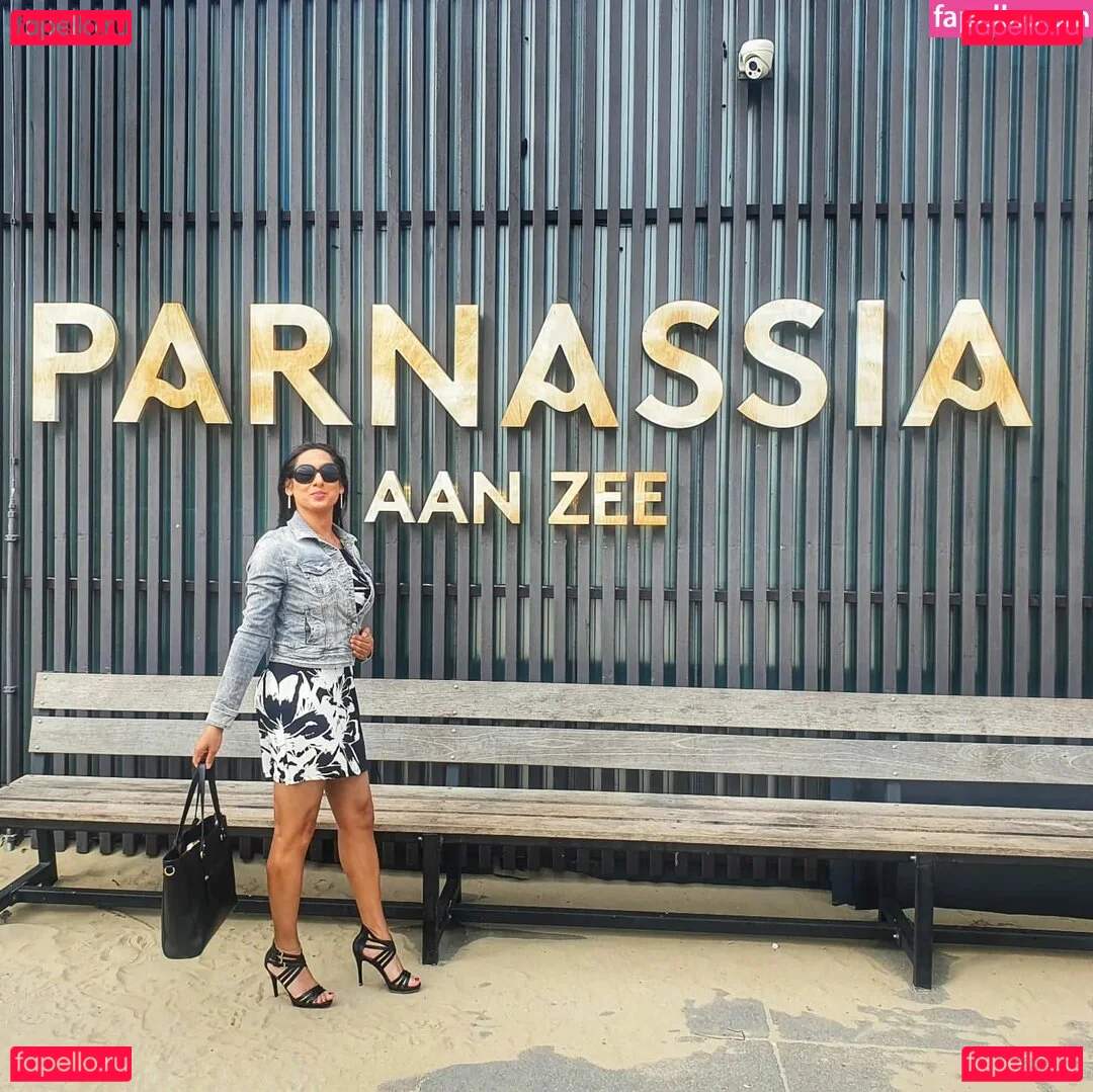 Natassia Crystal Onlyfans Photo Gallery 