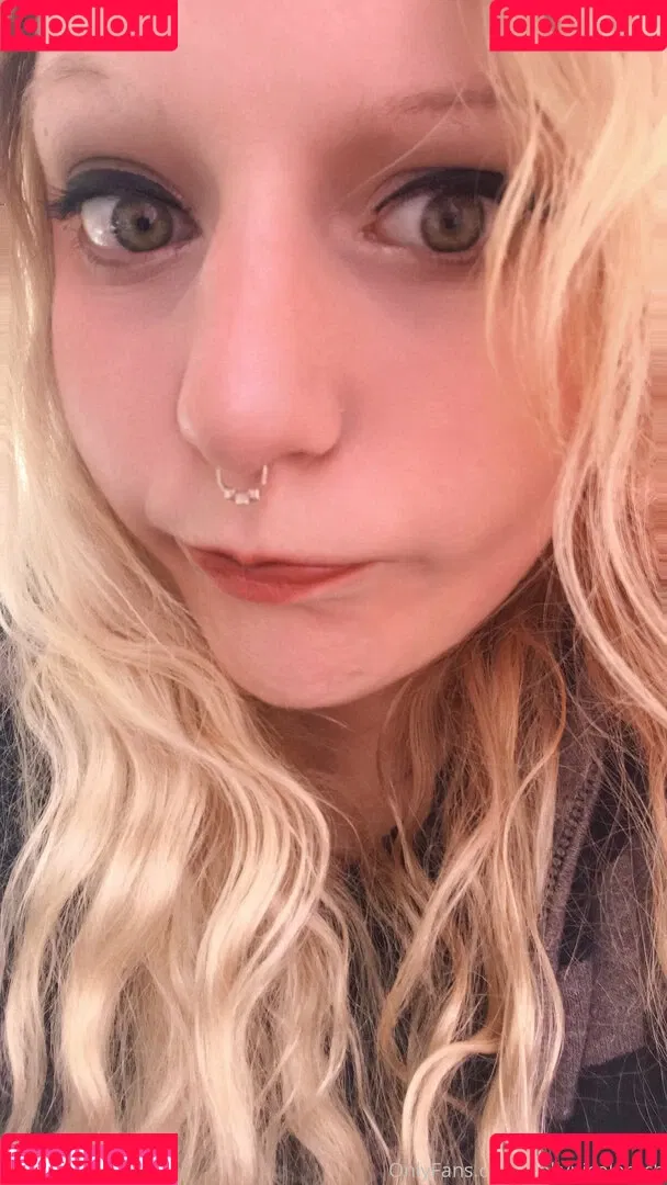 hollynicolebtch Onlyfans Photo Gallery 