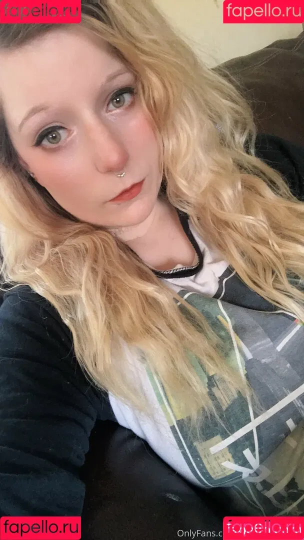 hollynicolebtch Onlyfans Photo Gallery 