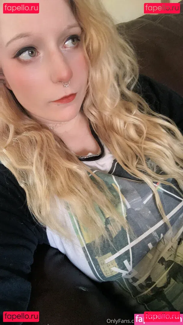 hollynicolebtch Onlyfans Photo Gallery 