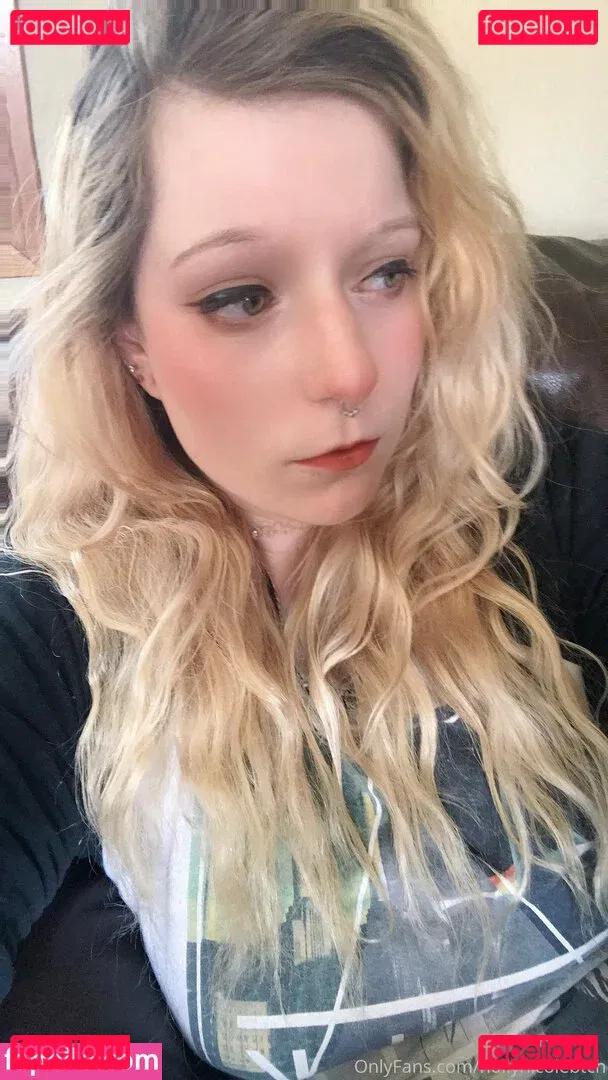 hollynicolebtch Onlyfans Photo Gallery 
