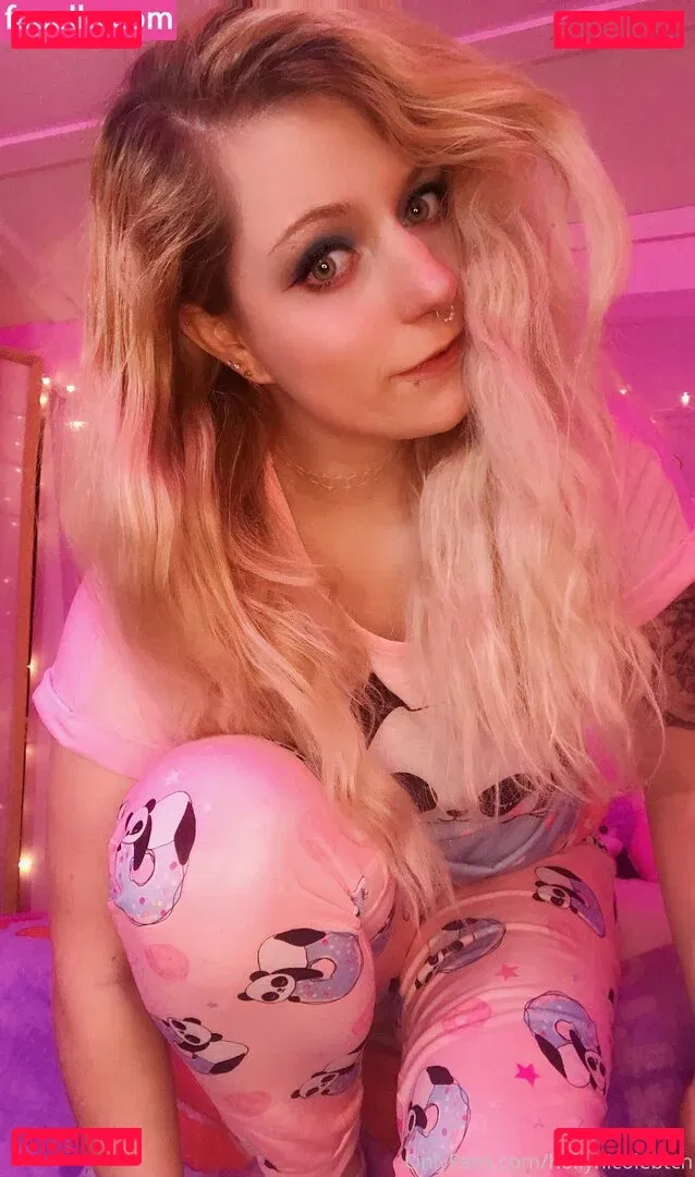 hollynicolebtch Onlyfans Photo Gallery 