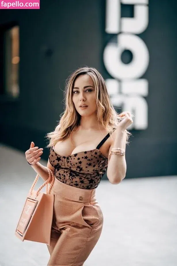 Paola Saulino Onlyfans Photo Gallery 