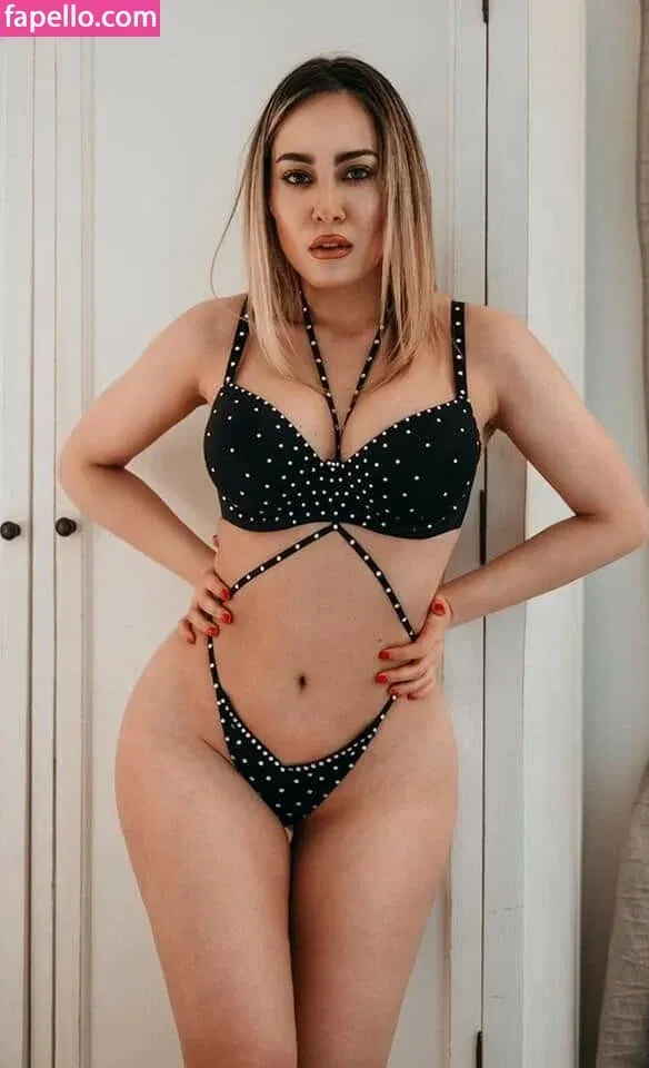 Paola Saulino Onlyfans Photo Gallery 