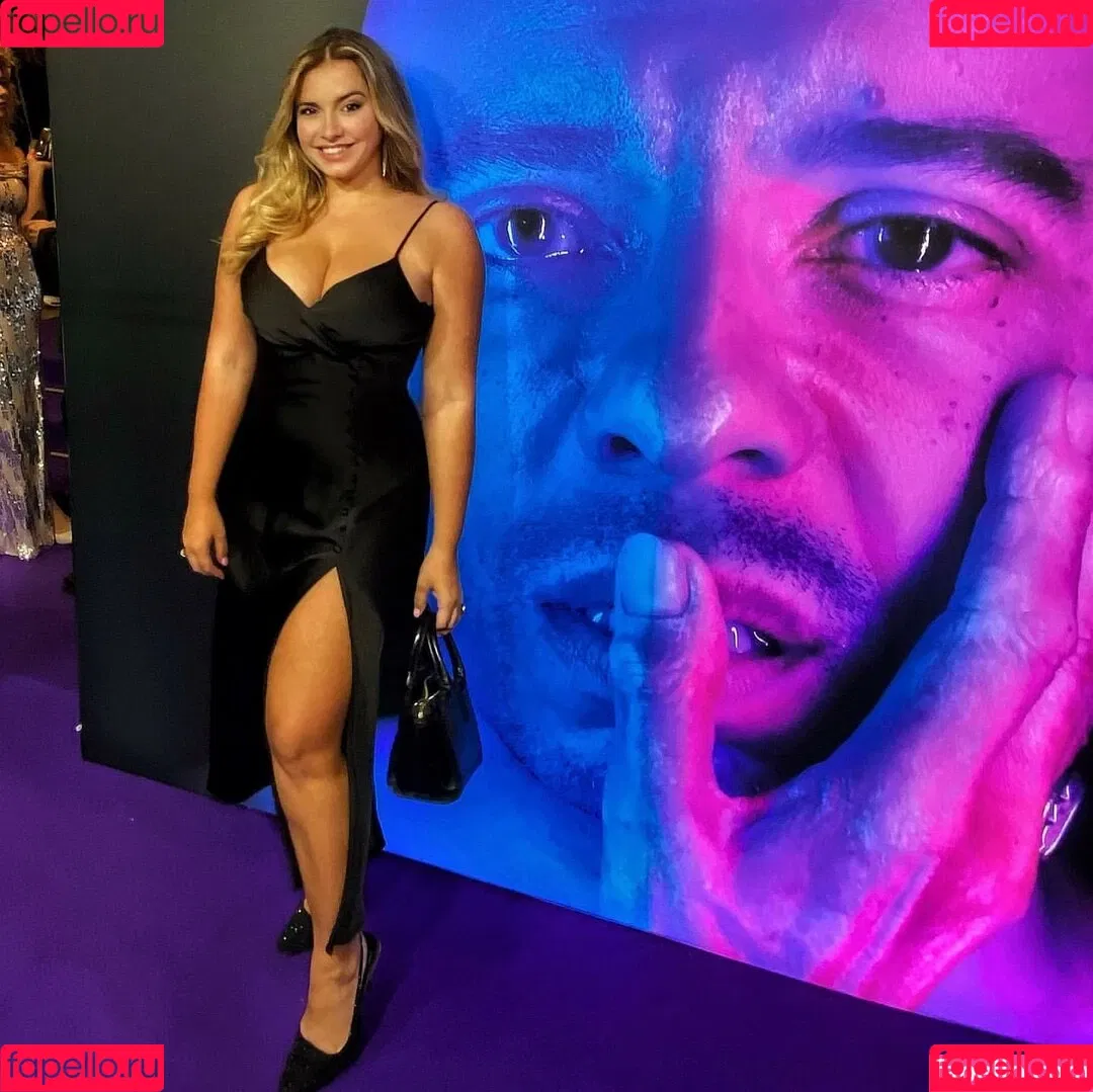 Sensi Lowe Onlyfans Photo Gallery 