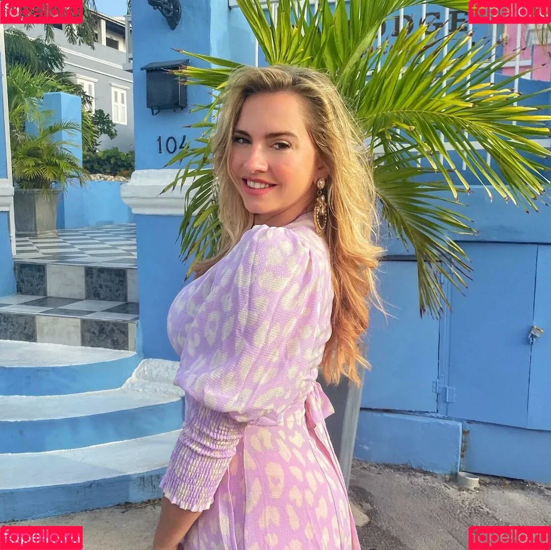 Sensi Lowe Onlyfans Photo Gallery 