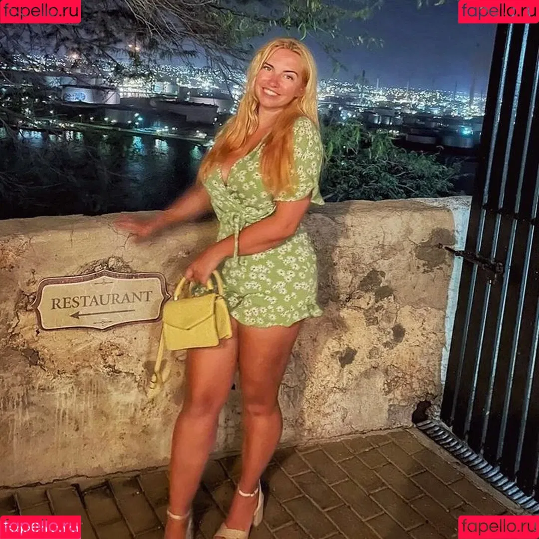 Sensi Lowe Onlyfans Photo Gallery 