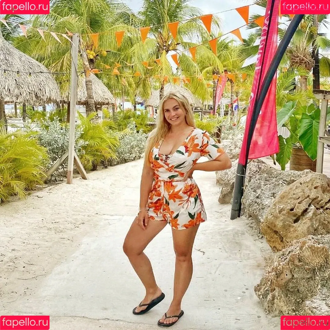Sensi Lowe Onlyfans Photo Gallery 