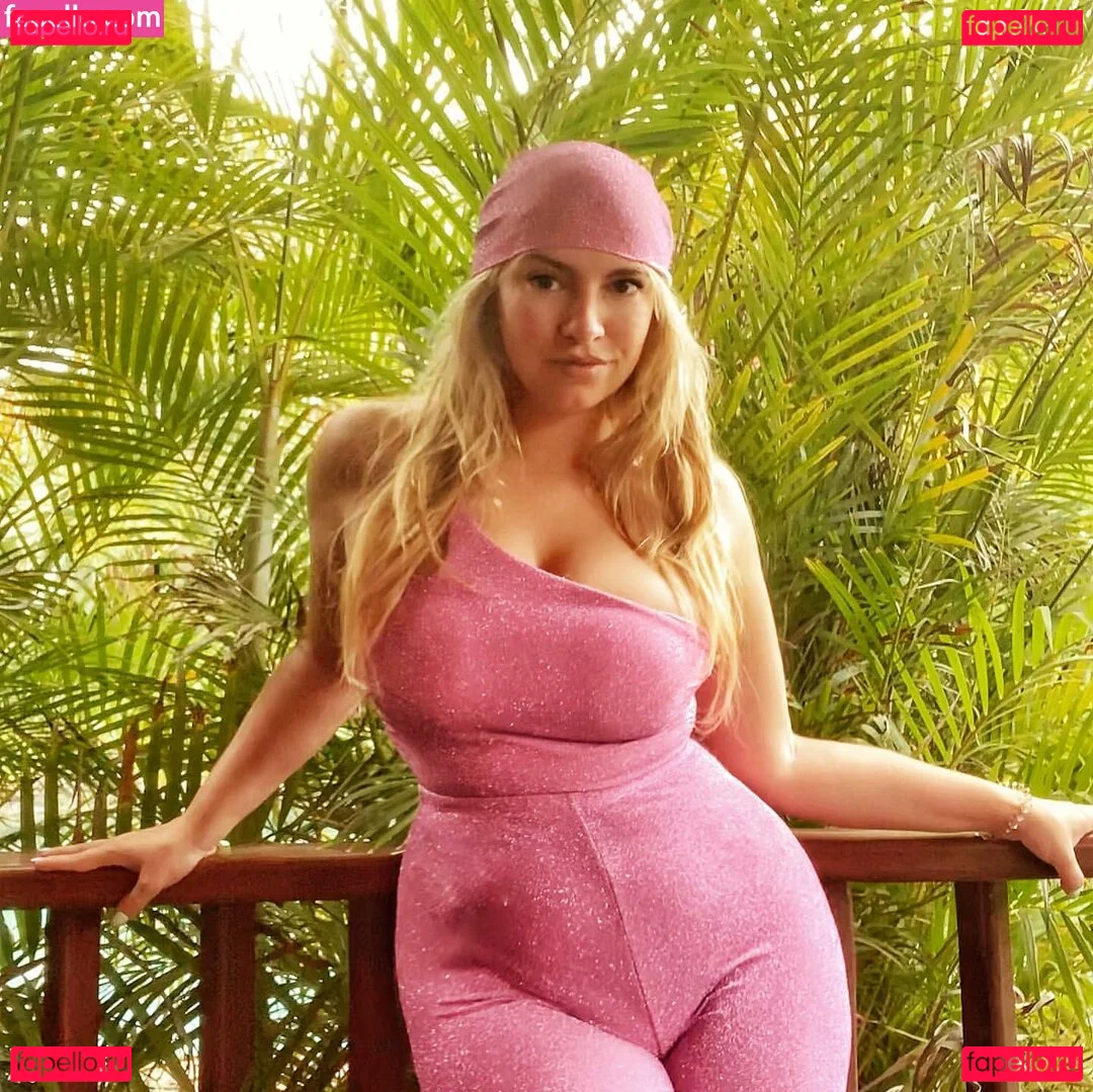 Sensi Lowe Onlyfans Photo Gallery 