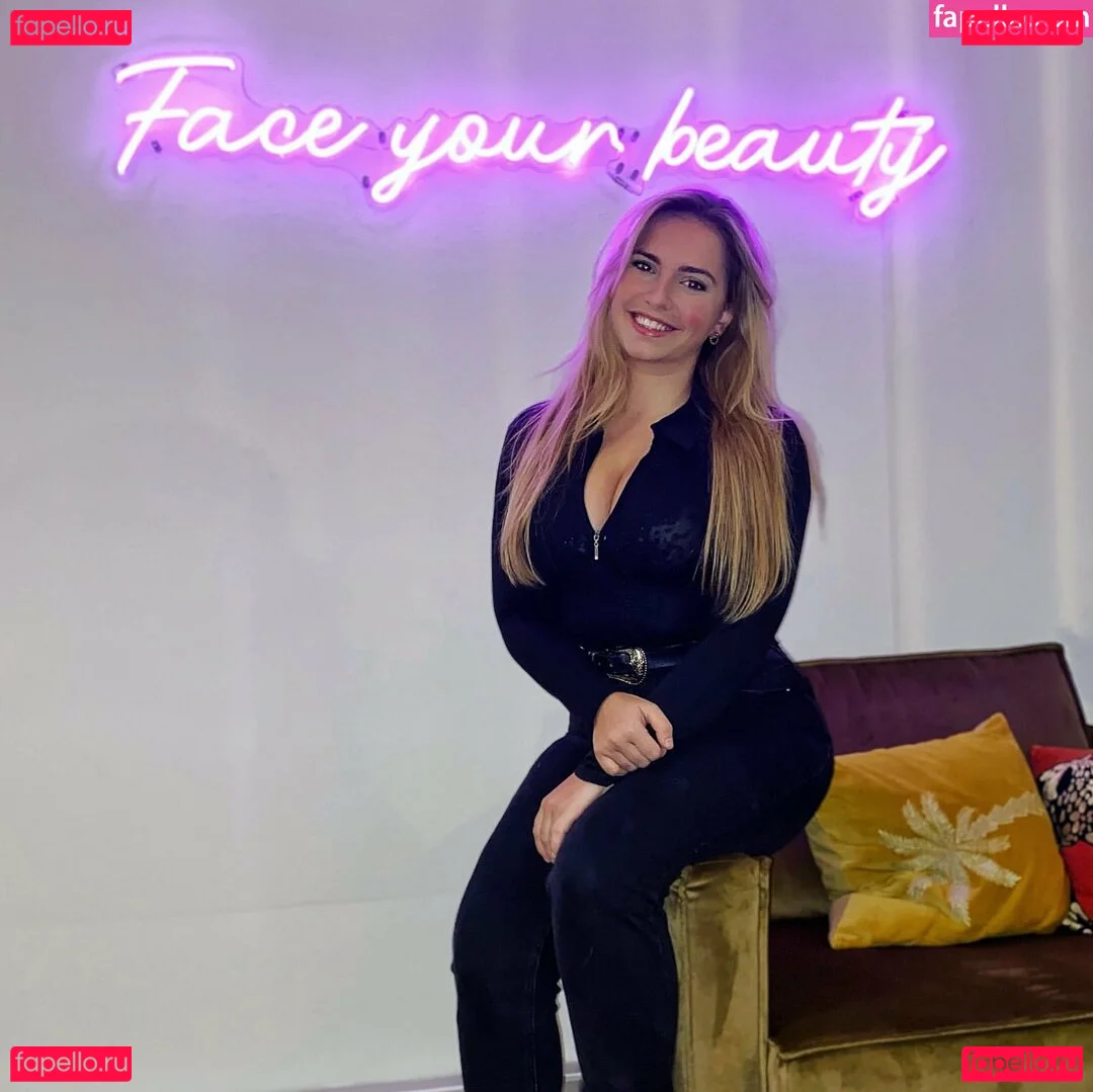 Sensi Lowe Onlyfans Photo Gallery 