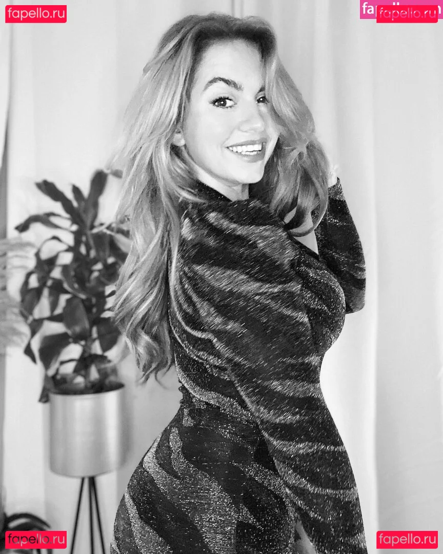 Sensi Lowe Onlyfans Photo Gallery 