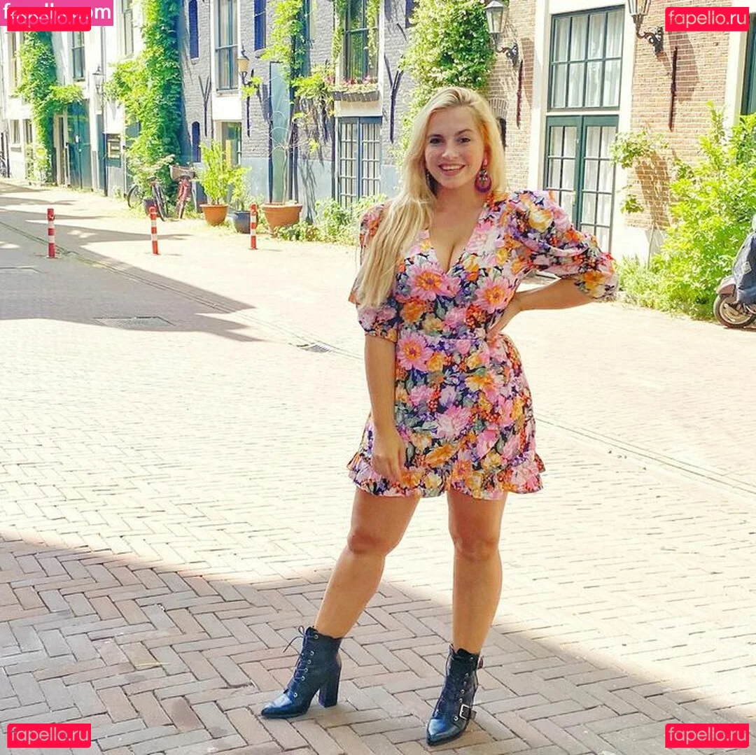 Sensi Lowe Onlyfans Photo Gallery 