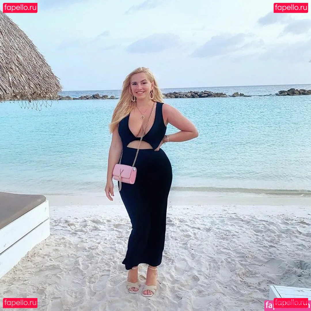 Sensi Lowe Onlyfans Photo Gallery 