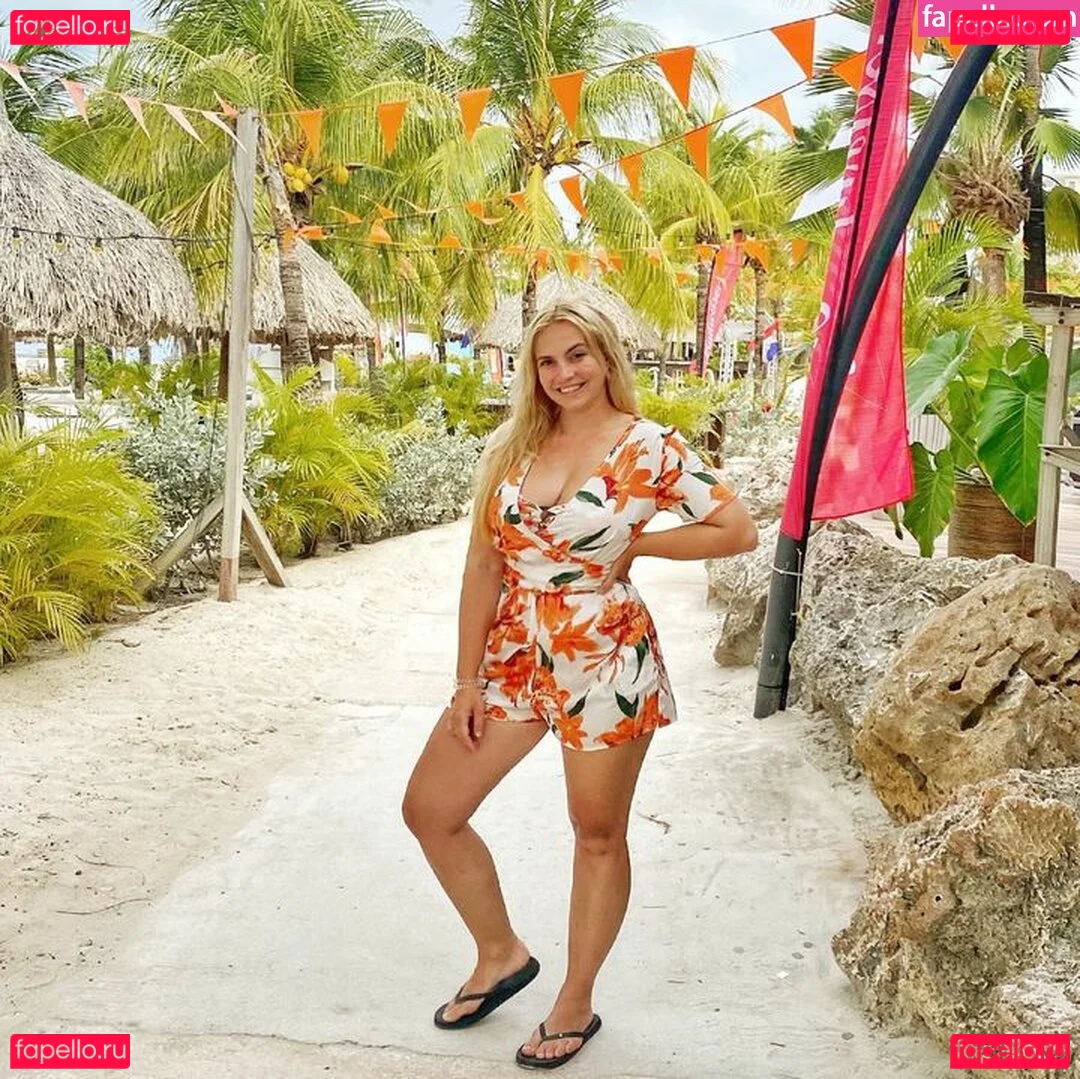 Sensi Lowe Onlyfans Photo Gallery 