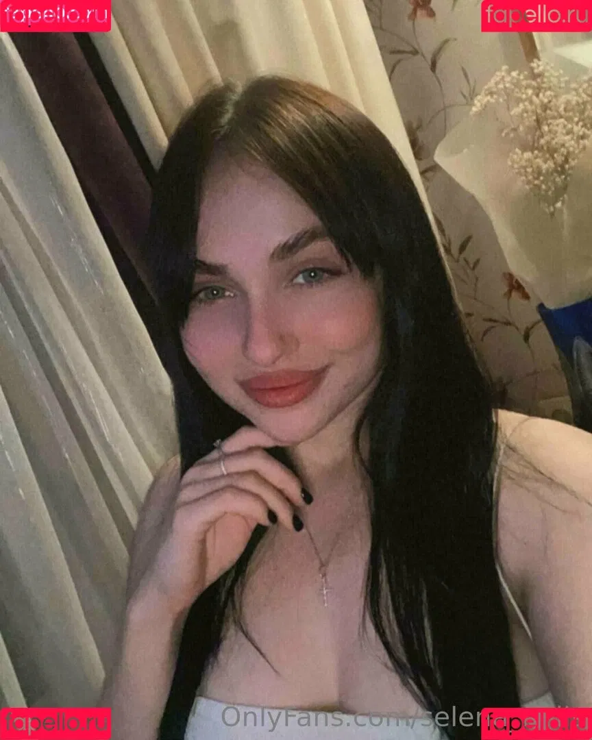 selena_mills Onlyfans Photo Gallery 
