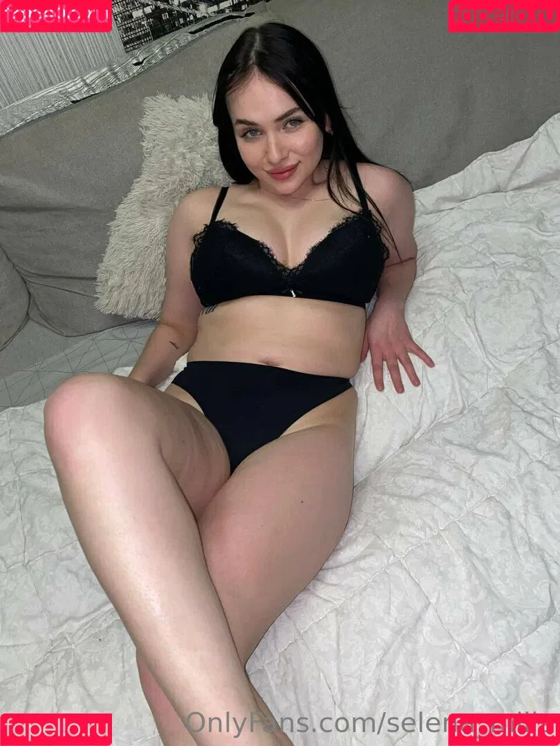 selena_mills Onlyfans Photo Gallery 