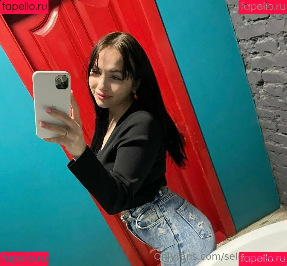 selena_mills Onlyfans Photo Gallery 