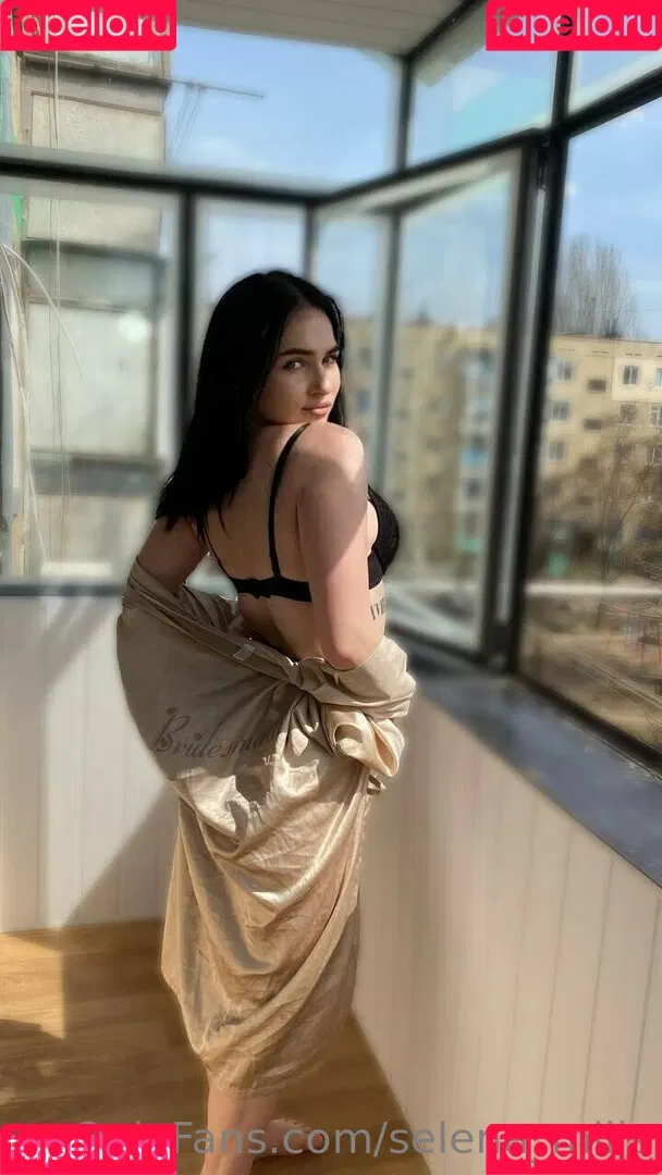 selena_mills Onlyfans Photo Gallery 