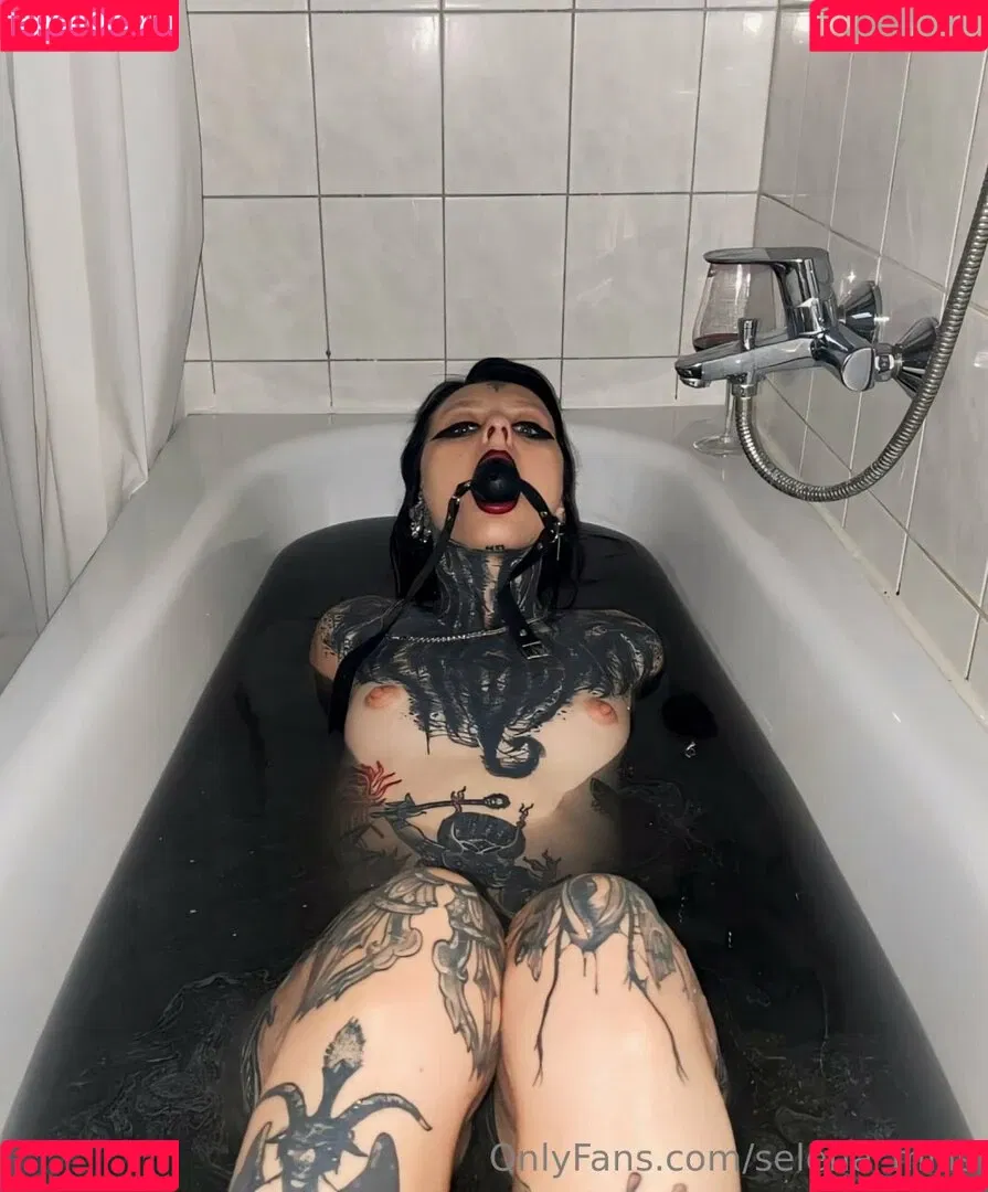 selena_mills Onlyfans Photo Gallery 